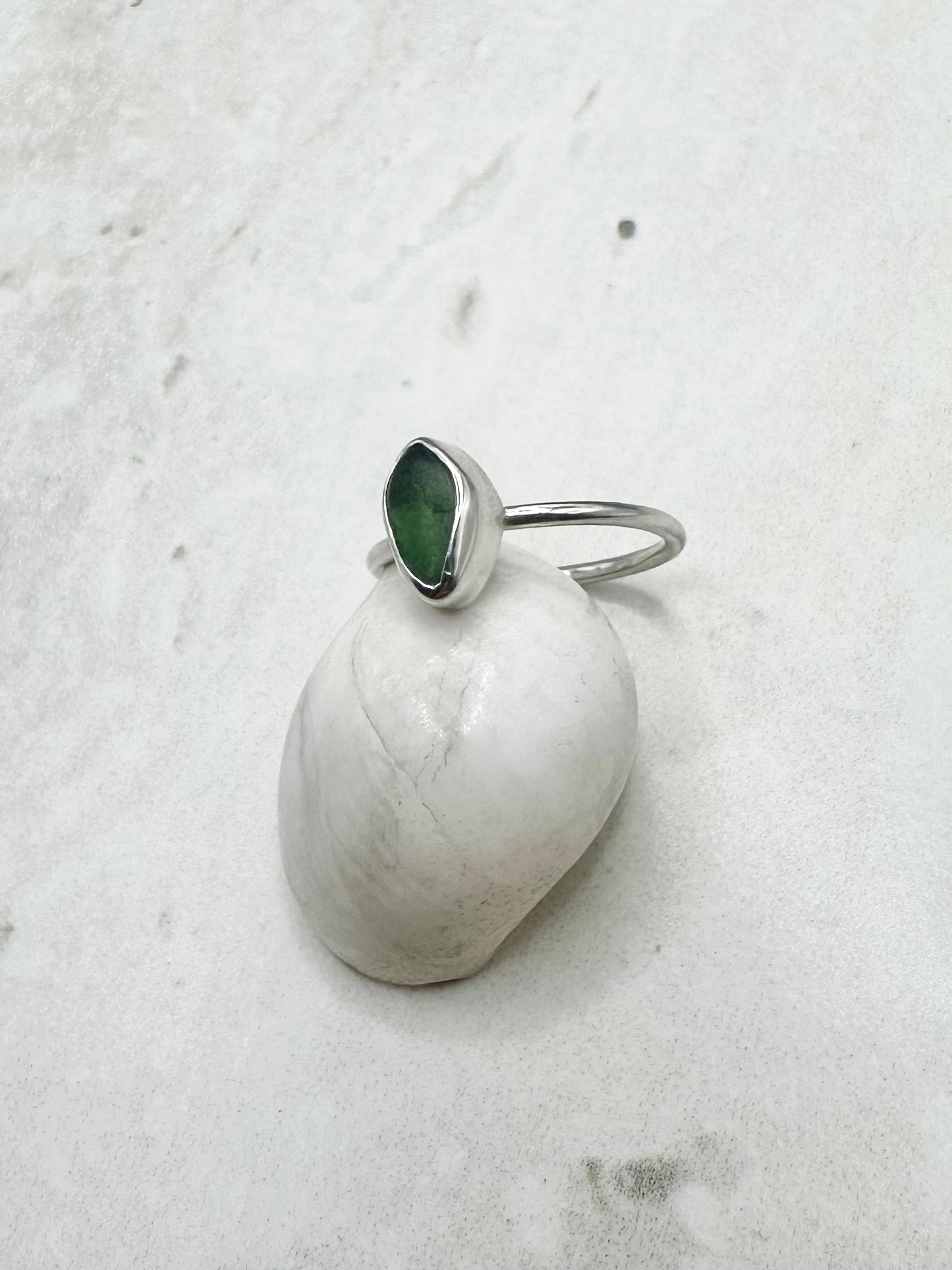 Green Seaglass Ring Silver - O