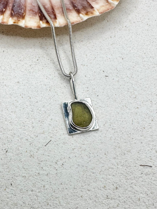 Green Wayfinder Pendant Silver