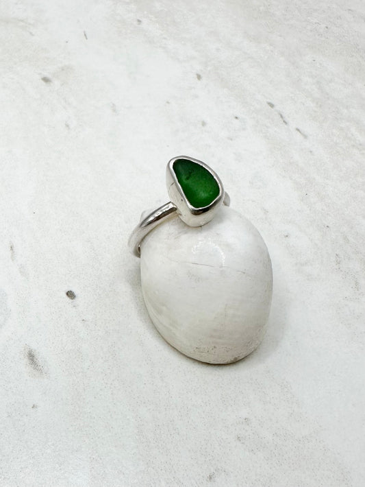 Green Seaglass Ring Silver - L