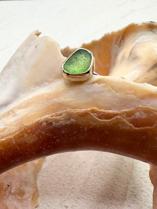 Green Seaglass Ring Gold - O