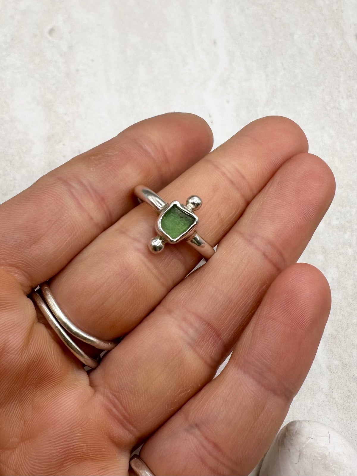 Green Seaglass Ring Silver - Q