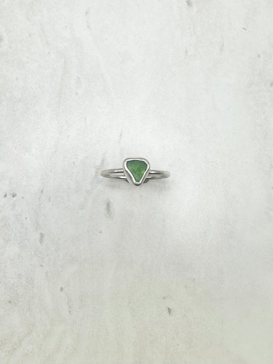 Green Seaglass Ring Silver - Q