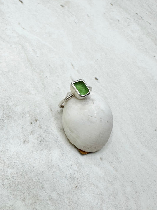 Green Seaglass Ring Silver - H.5
