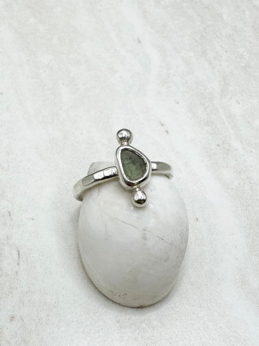 Green Seaglass Ring Silver - R