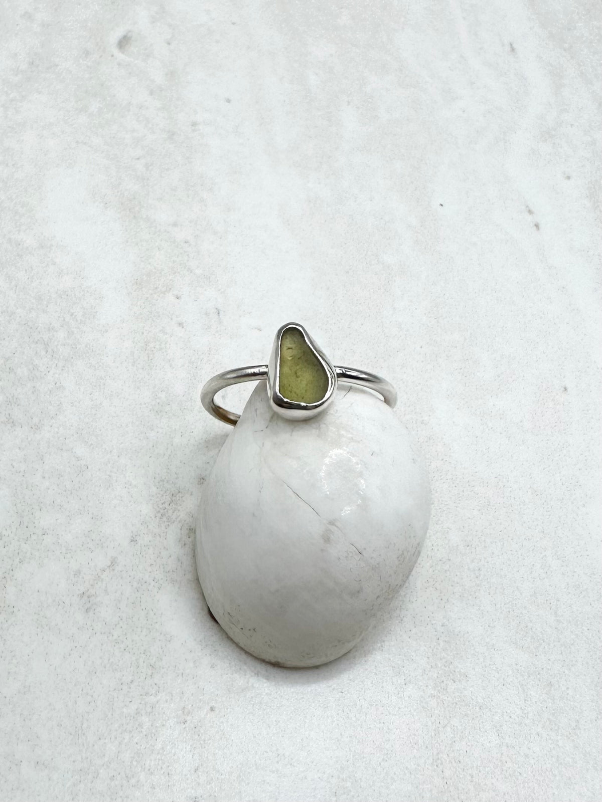 Green Seaglass Ring Silver - M