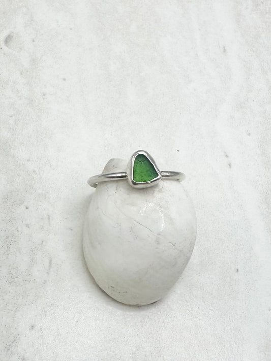 Green Seaglass Ring Silver - L