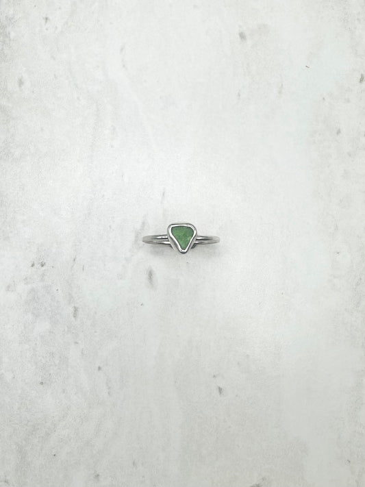 Green Seaglass Ring Silver - Q