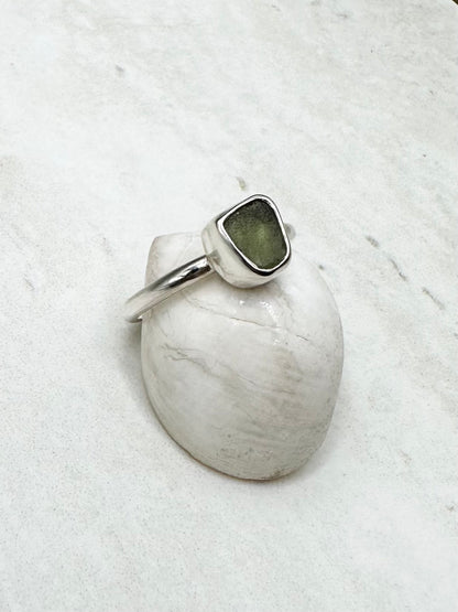 Green Seaglass Ring Silver - R