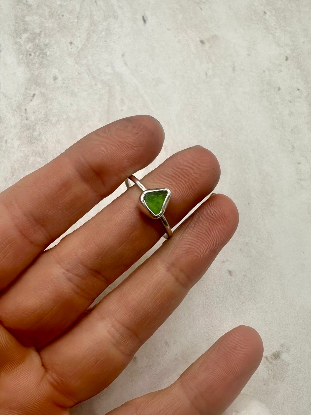 Green Seaglass Ring Silver - Q