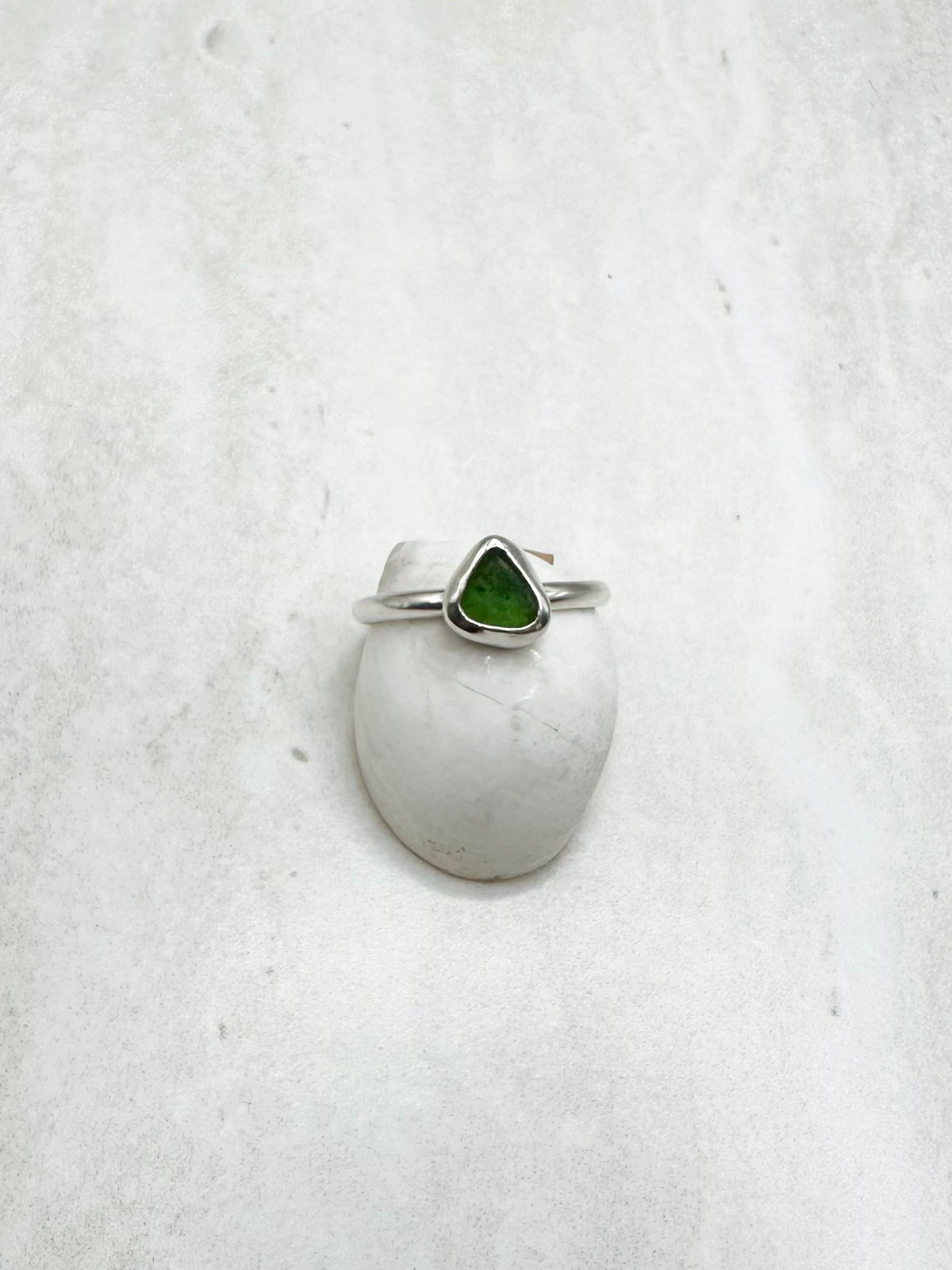 Green Seaglass Ring Silver - S
