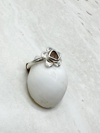 Amber Seaglass Flower Ring Silver - O