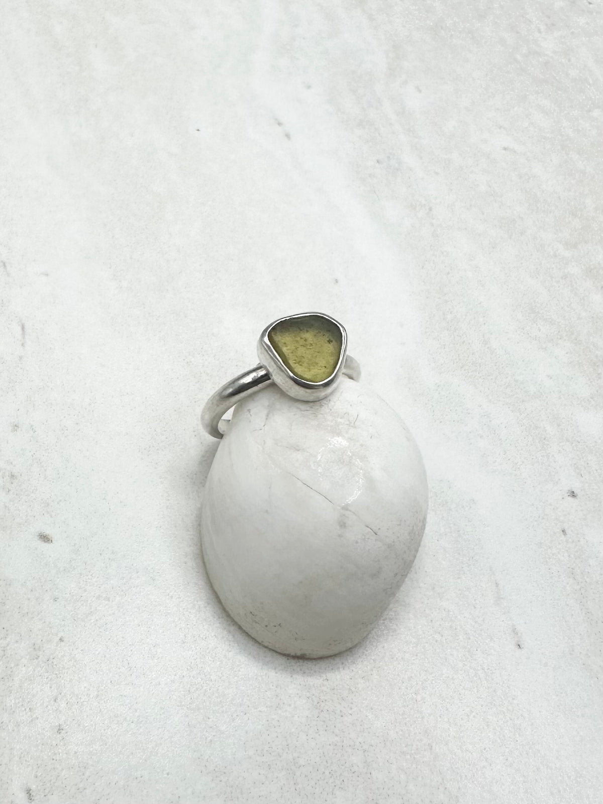 Green Seaglass Ring Silver - G