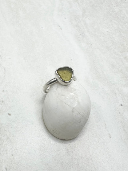 Green Seaglass Ring Silver - G