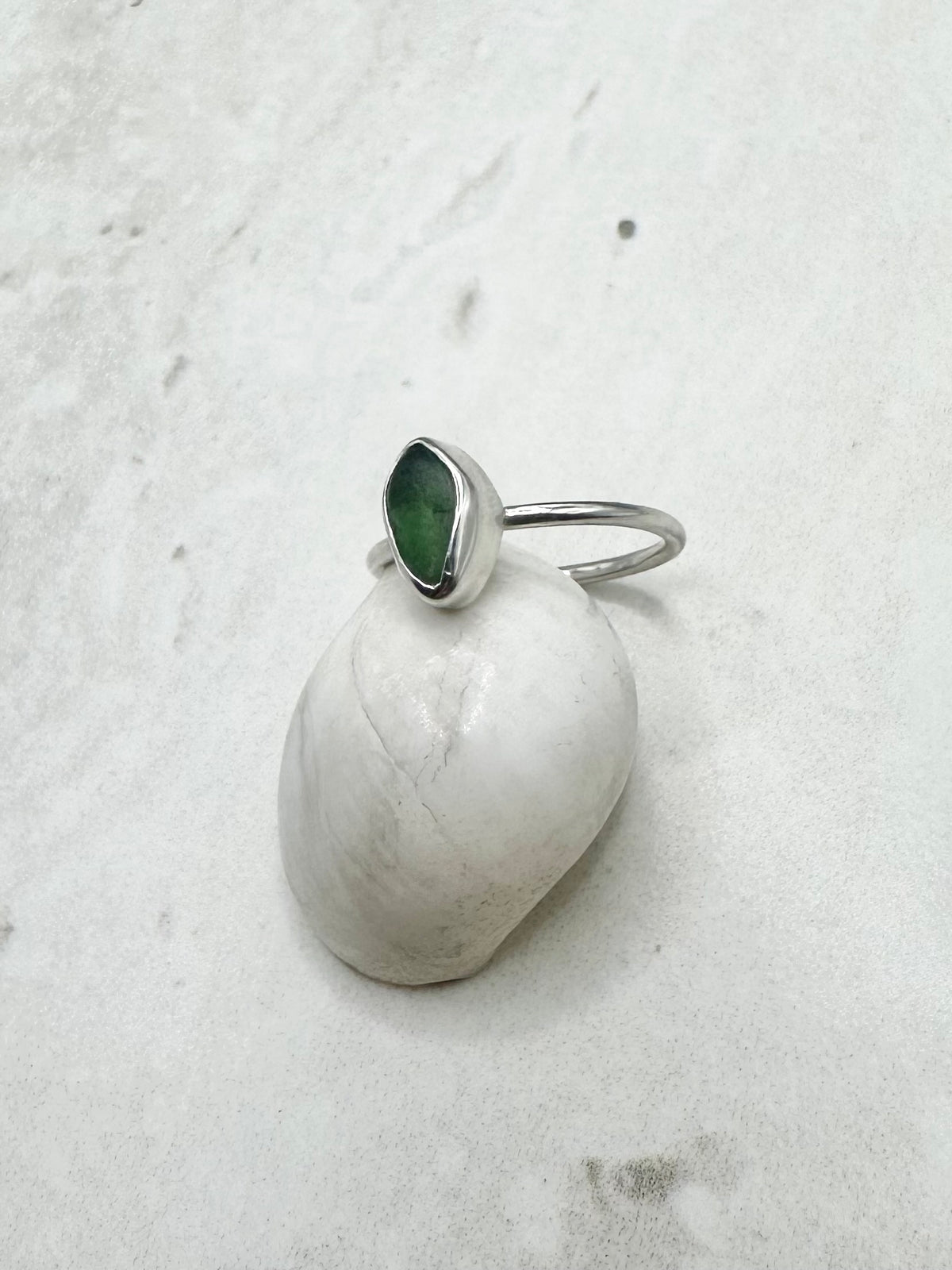Green Seaglass Ring Silver - O