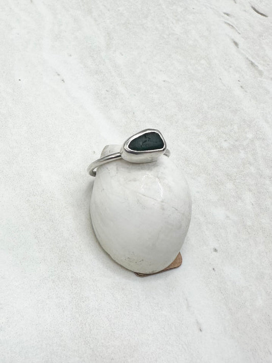 Green Seaglass Ring Silver - L