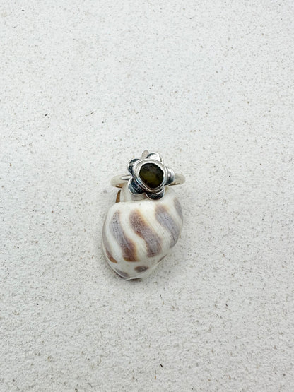 Green Seaglass Flower Ring Silver