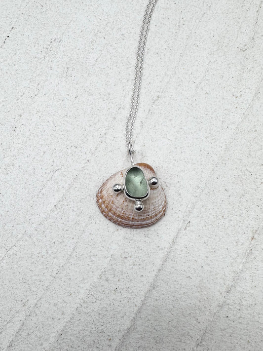 Sunburst Pendant in Pale Green