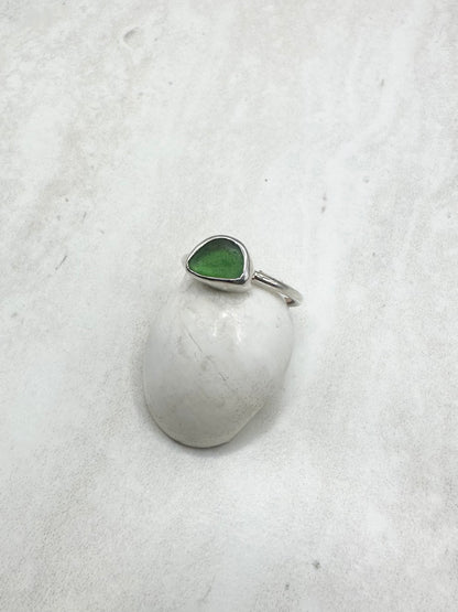 Green Seaglass Ring Silver - M