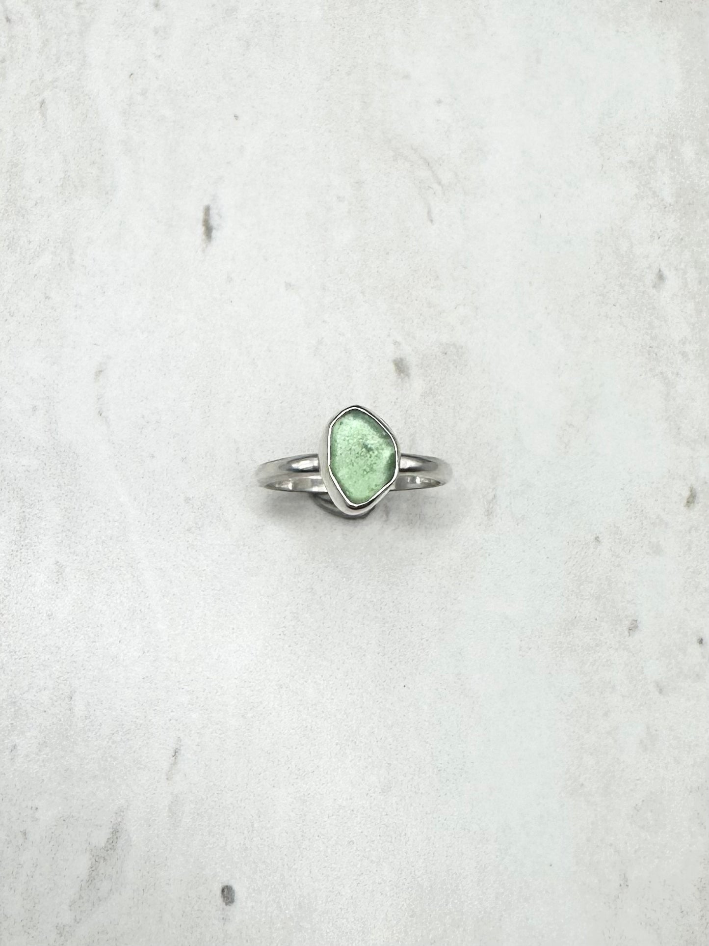 Green Seaglass Ring Silver - Q