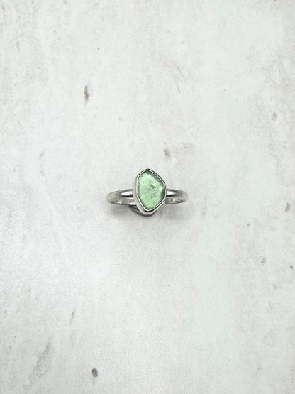 Green Seaglass Ring Silver - Q