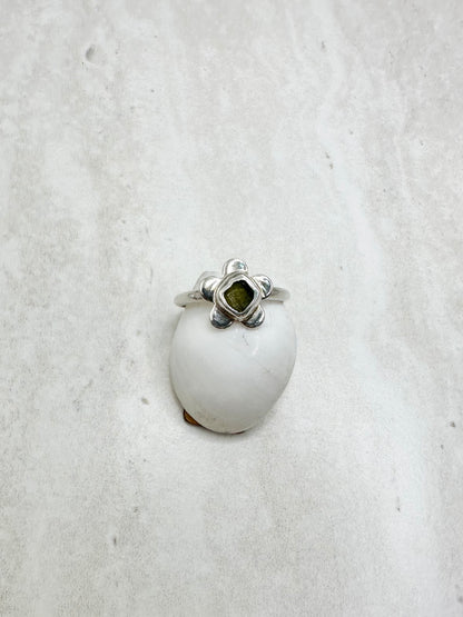 Green Seaglass Flower Ring Silver - P