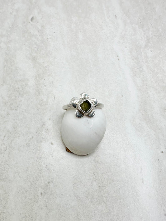 Green Seaglass Flower Ring Silver - P