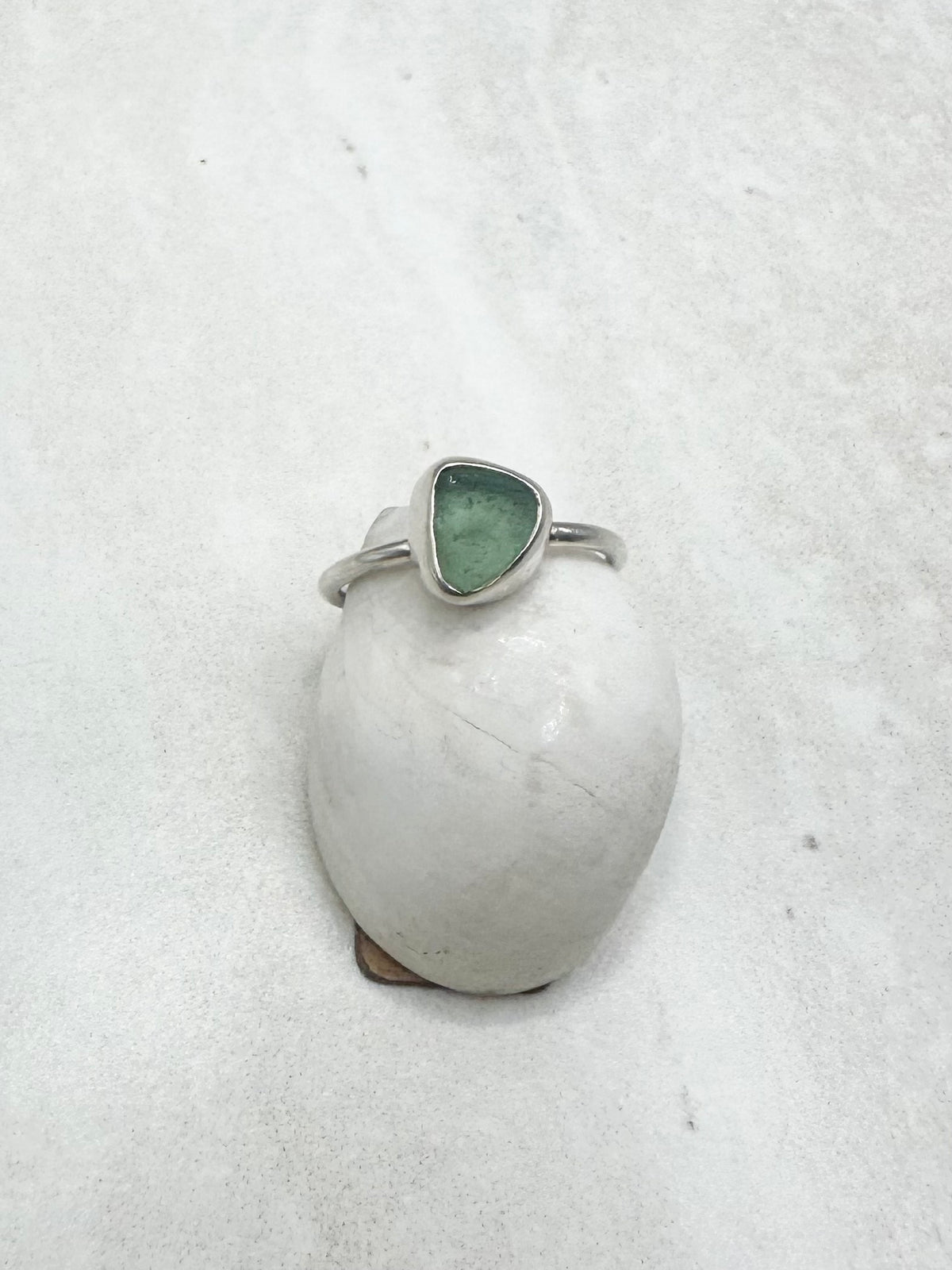 Light Green Seaglass Ring Silver - K