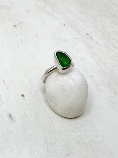 Green Seaglass Ring Silver - L