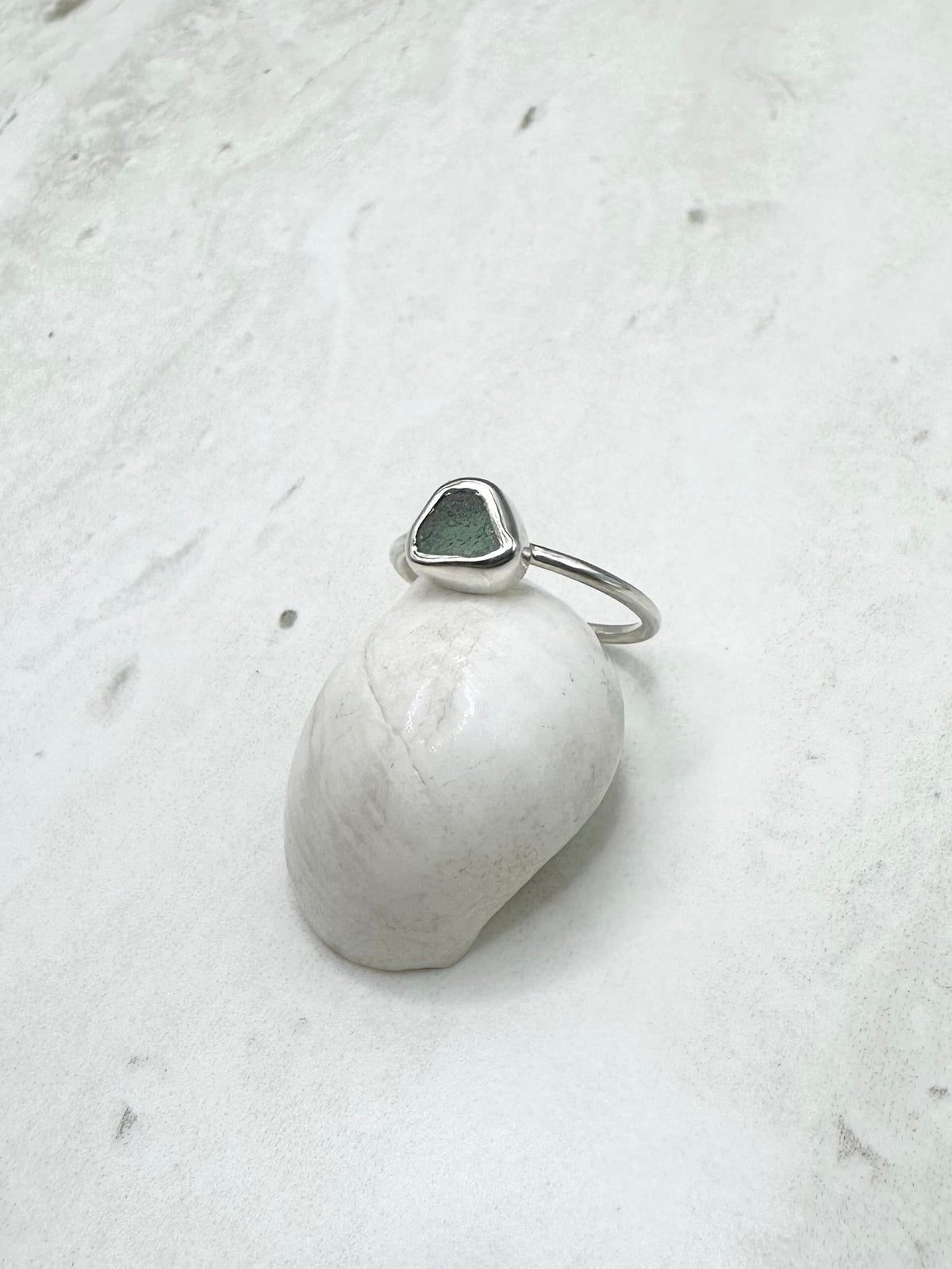 Green Seaglass Ring Silver - N