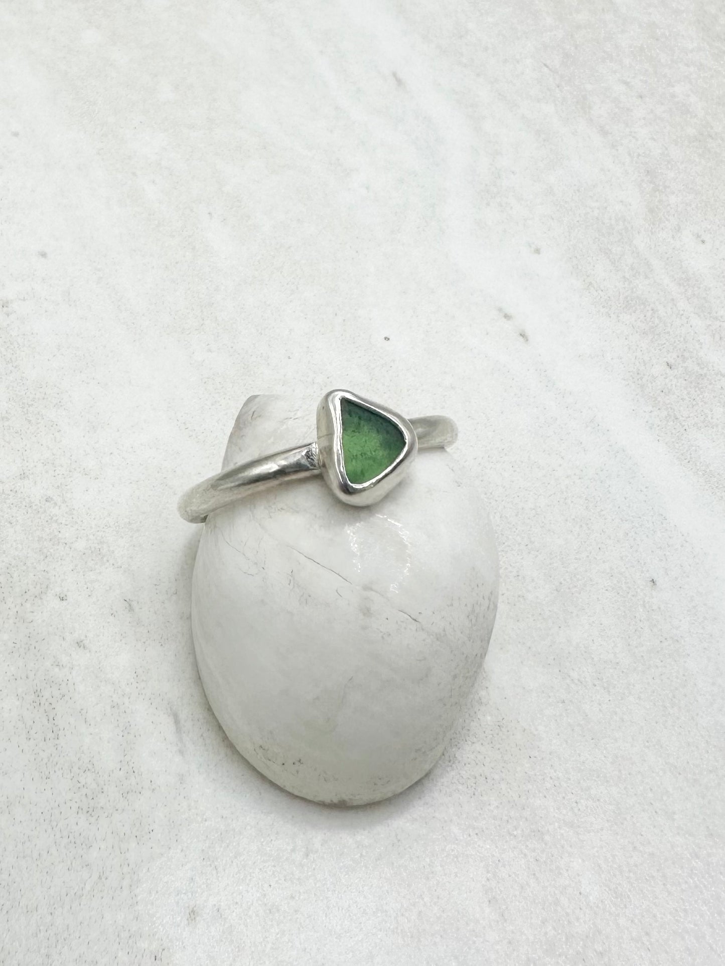 Green Seaglass Ring Silver - Q