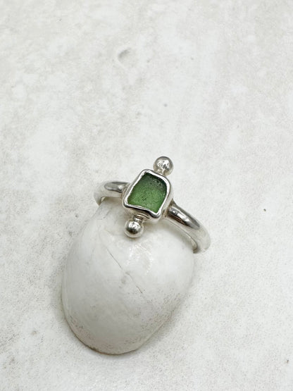 Green Seaglass Ring Silver - Q