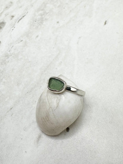 Green Seaglass Ring Silver - O