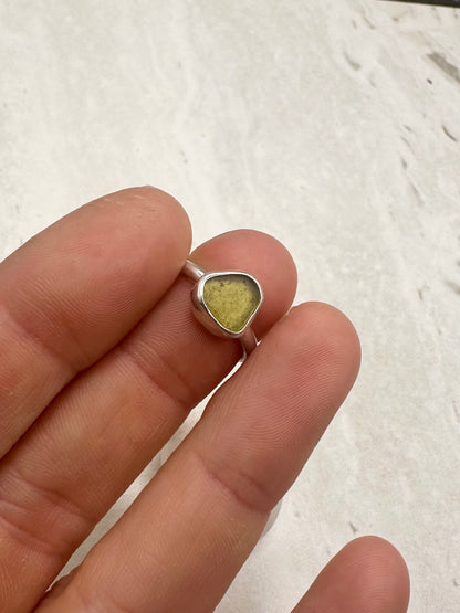 Green Seaglass Ring Silver - G