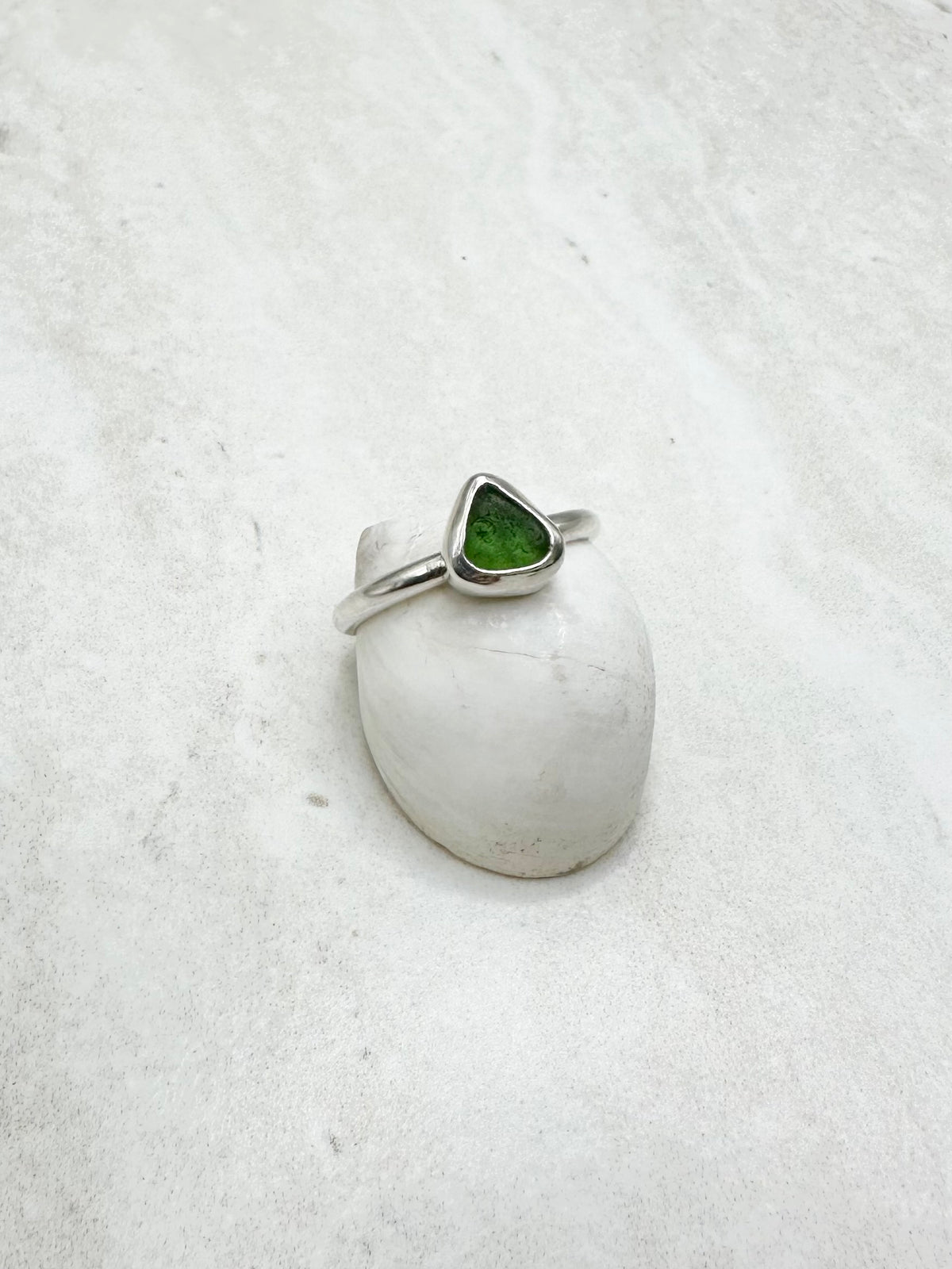 Green Seaglass Ring Silver - S