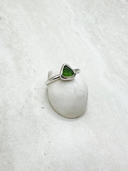 Green Seaglass Ring Silver - S