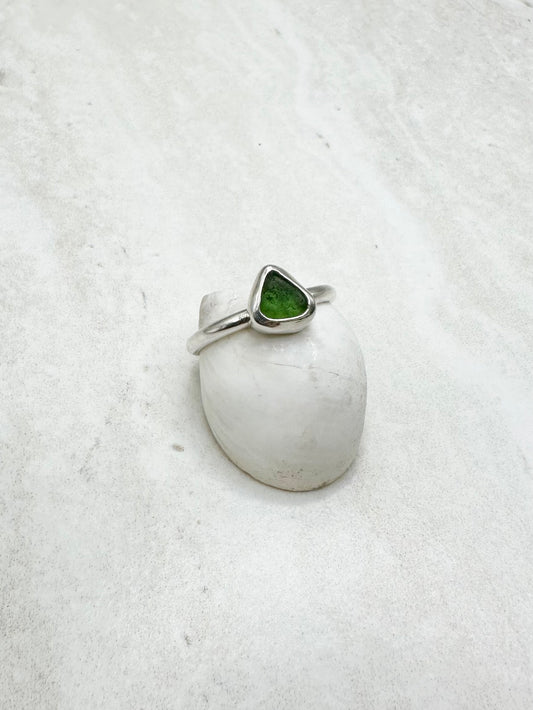 Green Seaglass Ring Silver - S