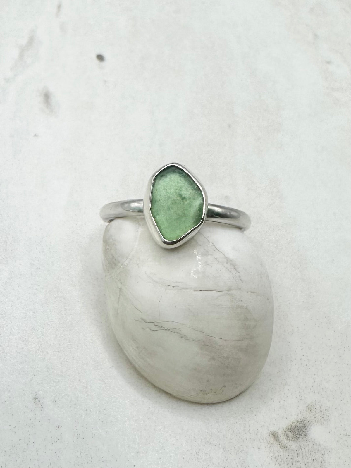 Green Seaglass Ring Silver - Q