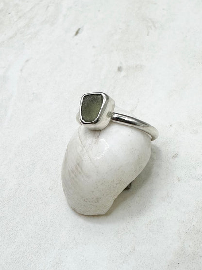 Green Seaglass Ring Silver - R