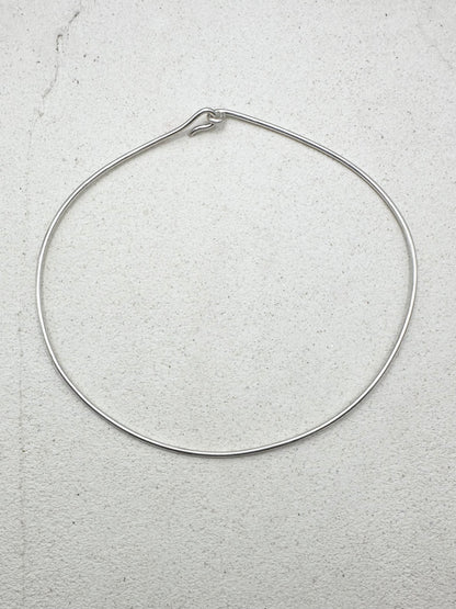 Hook Choker Necklace