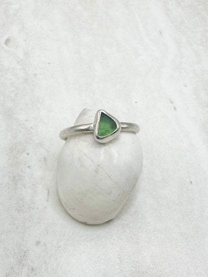 Green Seaglass Ring Silver - Q