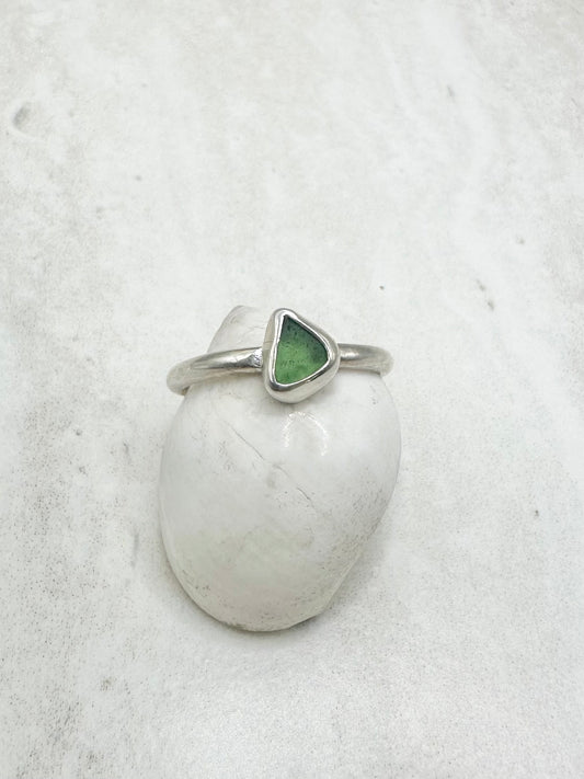 Green Seaglass Ring Silver - Q