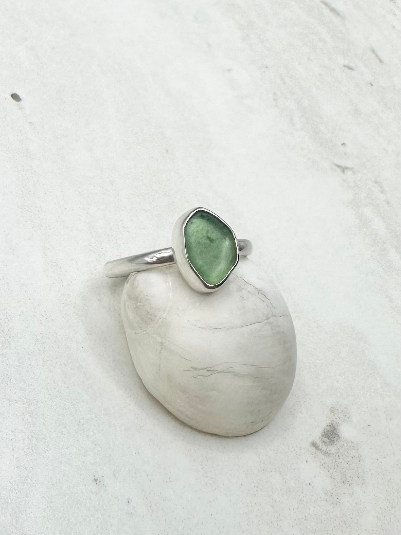 Green Seaglass Ring Silver - Q