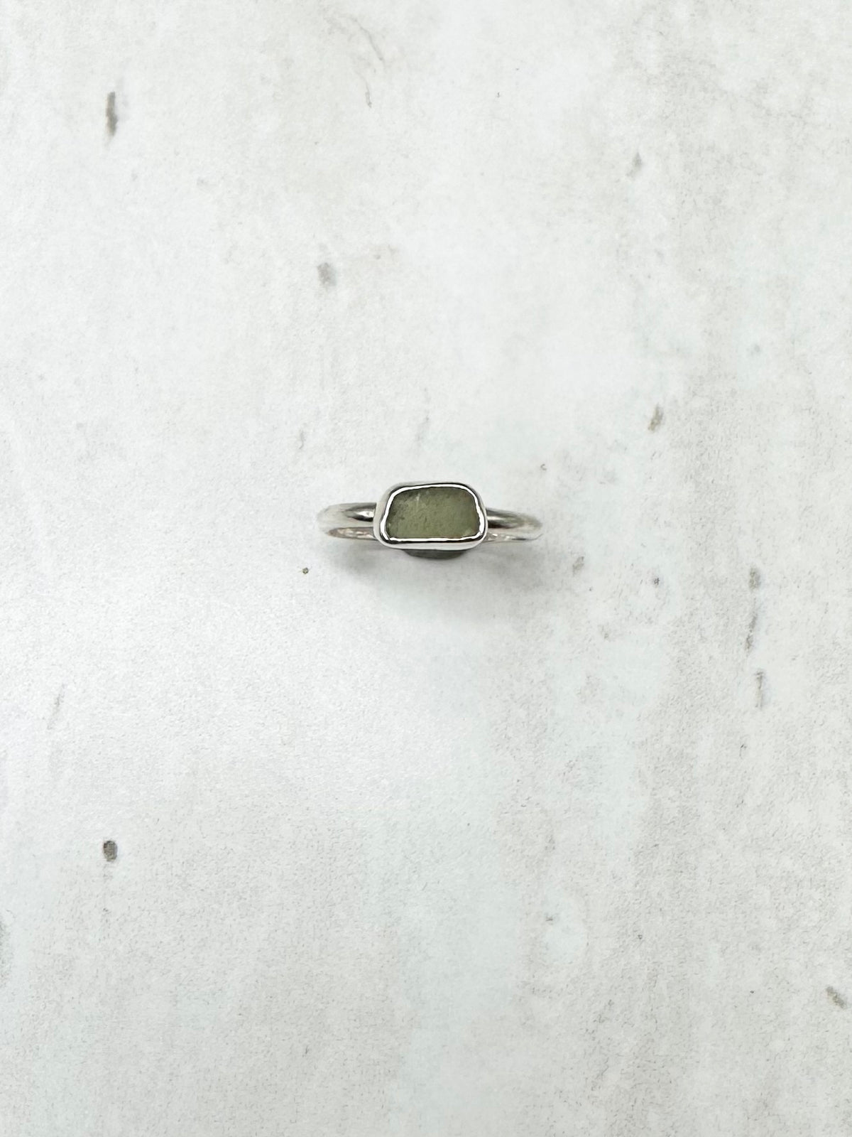 Green Seaglass Ring Silver - Q