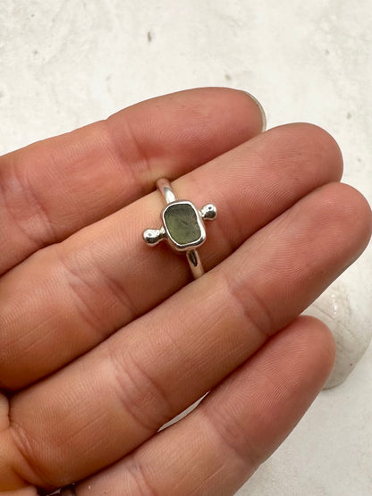 Green Seaglass Ring Silver - O