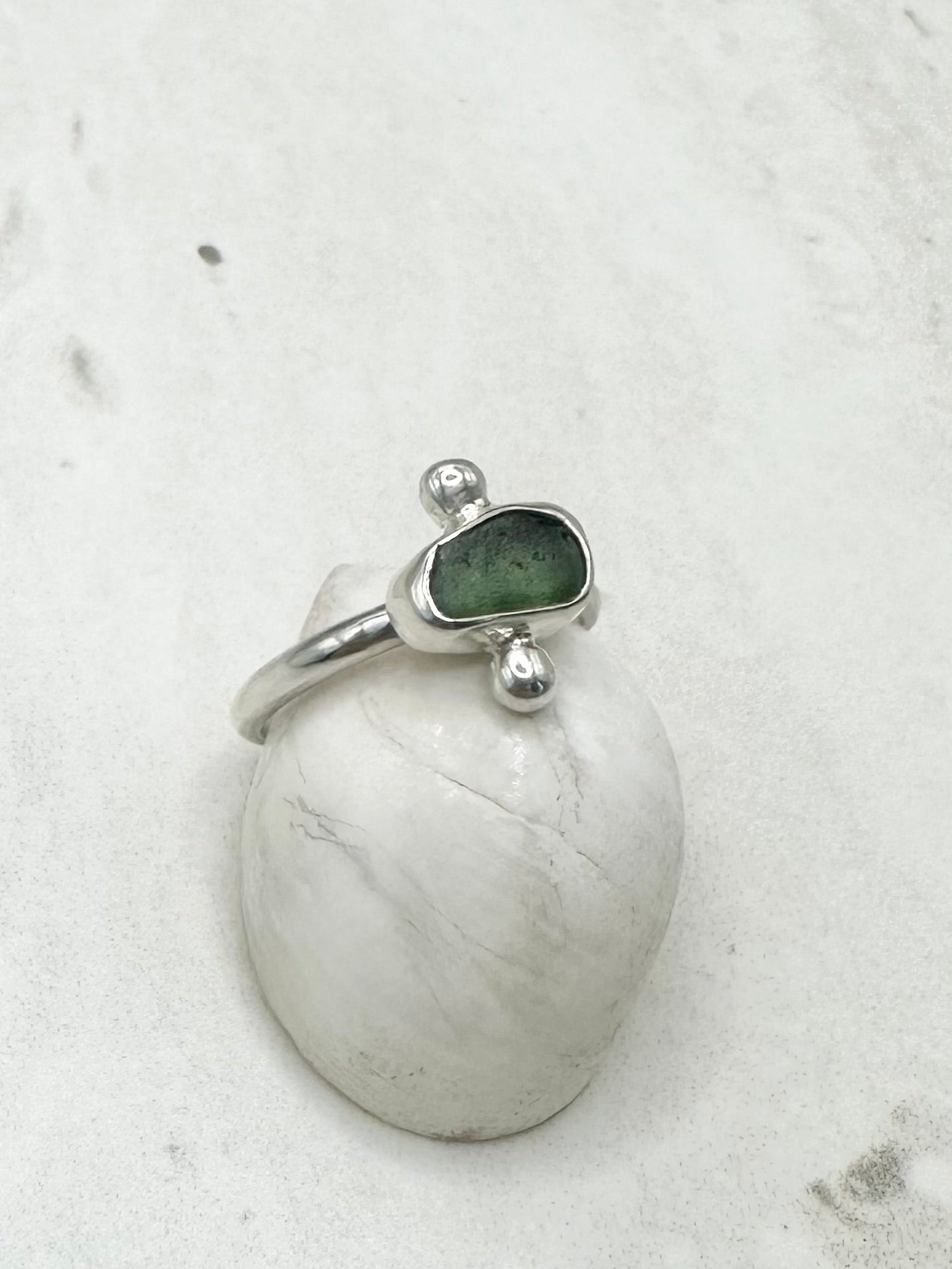 Green Seaglass Ring Silver - N