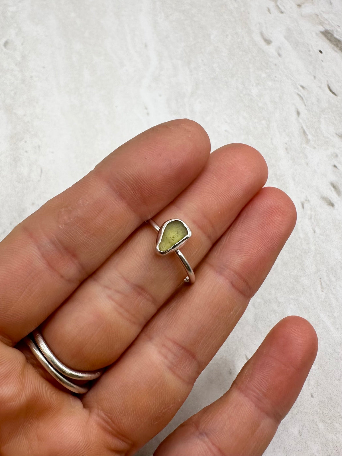 Green Seaglass Ring Silver - M