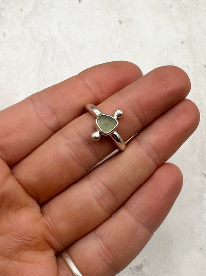 Green Seaglass Ring Silver - N