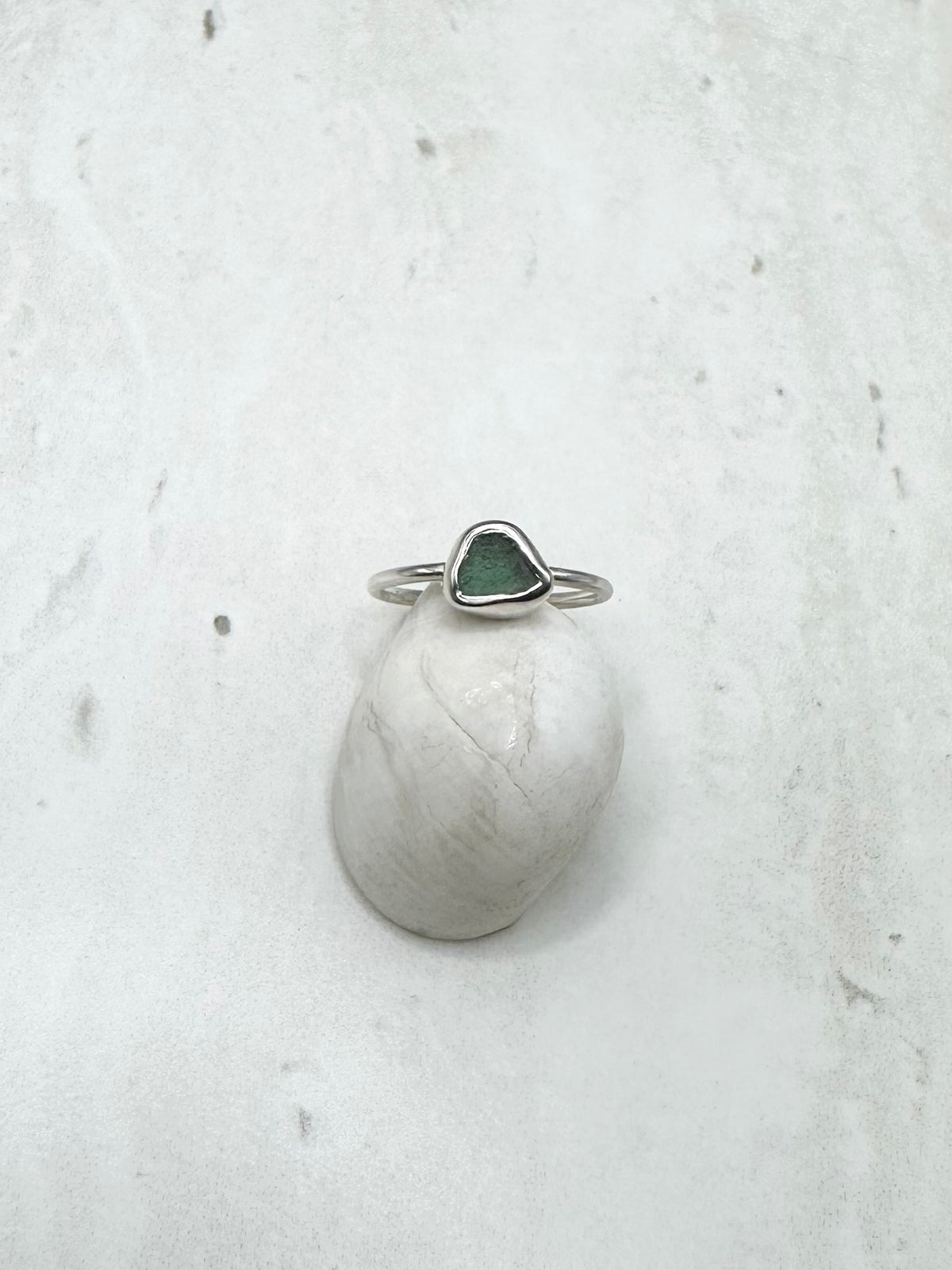 Green Seaglass Ring Silver - N