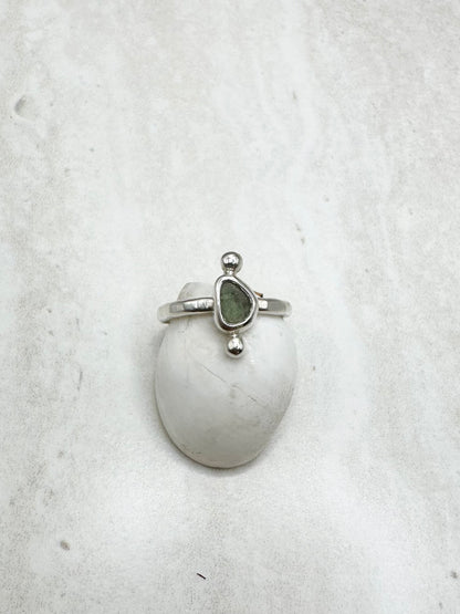 Green Seaglass Ring Silver - R