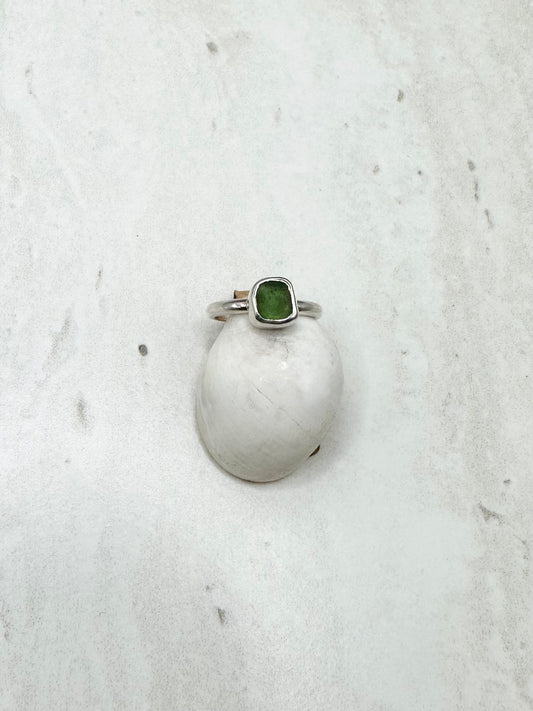 Green Seaglass Ring Silver - I.5